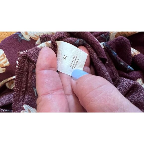 Kendall & Kylie Womens Floral V-Neck Choker Neckline Cutout Romper Multi Size XS - Picture 11 of 11